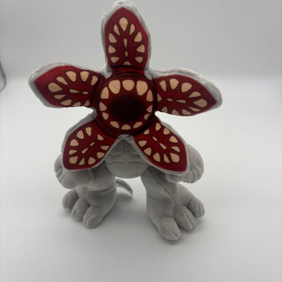 Stranger Things Demogorgon Plush - 8 Inches Soft Plush with Special Embroidery - Picture 3 of 4